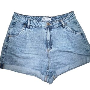 Garage Denim Women’s High-Waisted Mom Shorts Size 29 Light Wash Retro Style
